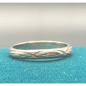 Native American Design Sterling Silver Ring Band Size 7.75 Hallmark Unknown 925